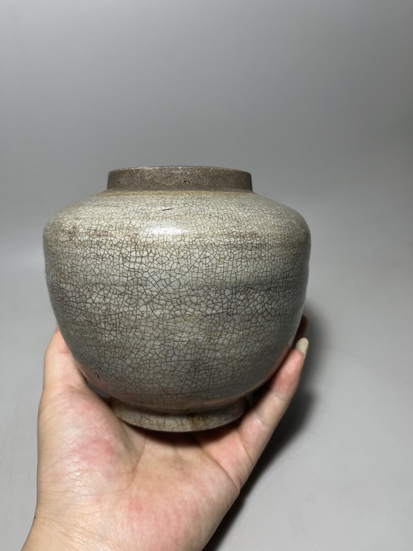 古玩陶瓷明代哥釉罐拍賣，當前價格650元