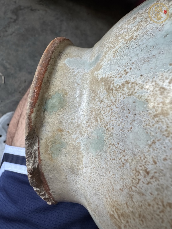 古玩陶瓷晚清石灣窯花瓶真品鑒賞圖