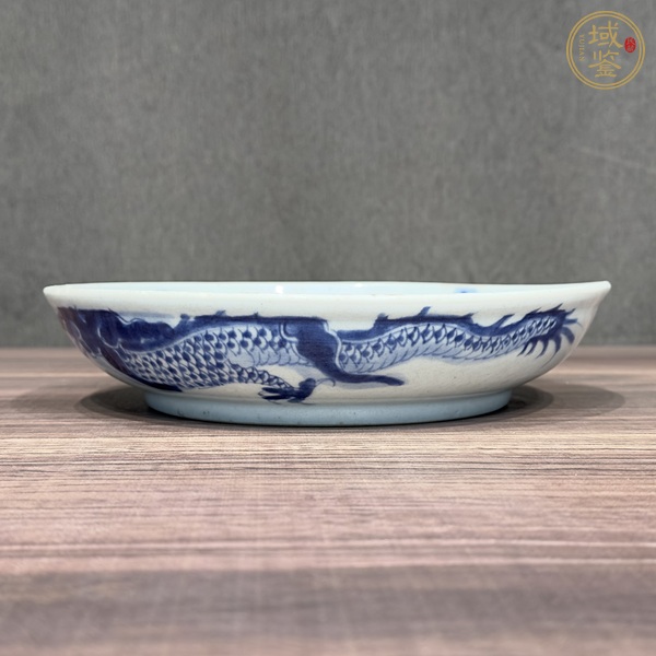 古玩陶瓷青花過墻龍紋臥盤真品鑒賞圖