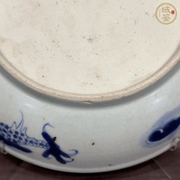 古玩陶瓷青花過墻龍紋臥盤真品鑒賞圖