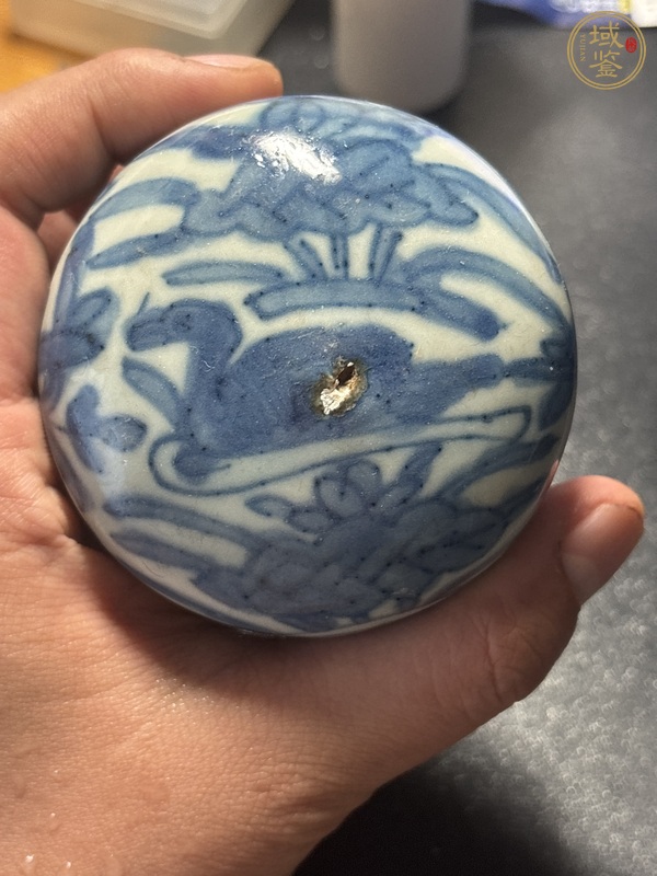 古玩陶瓷青花滿池矯紋粉盒真品鑒賞圖