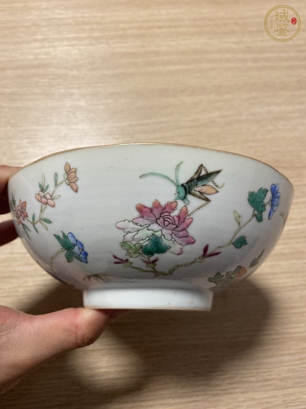 古玩陶瓷粉彩飛黃騰達紋茶碗真品鑒賞圖