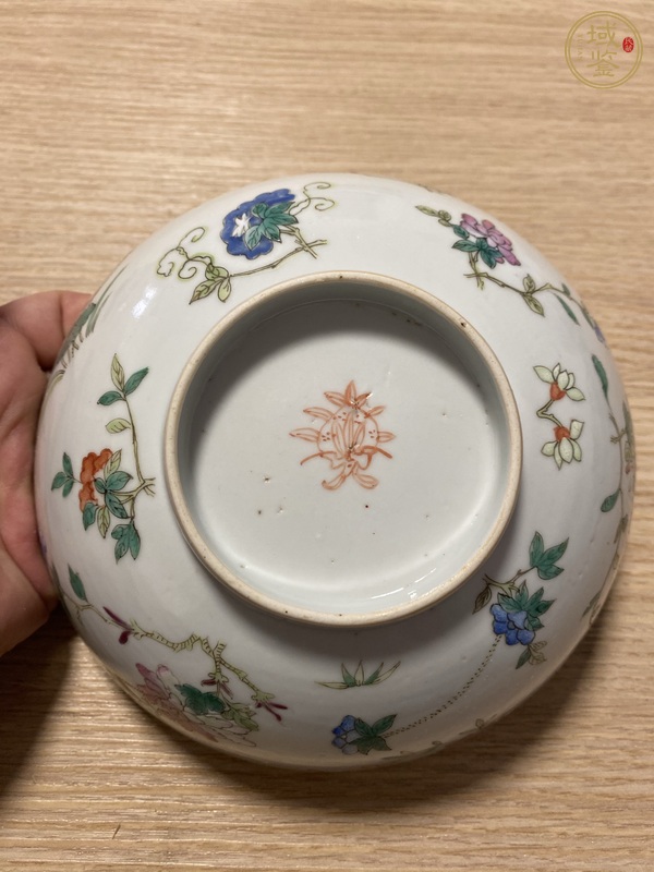 古玩陶瓷粉彩飛黃騰達紋茶碗真品鑒賞圖
