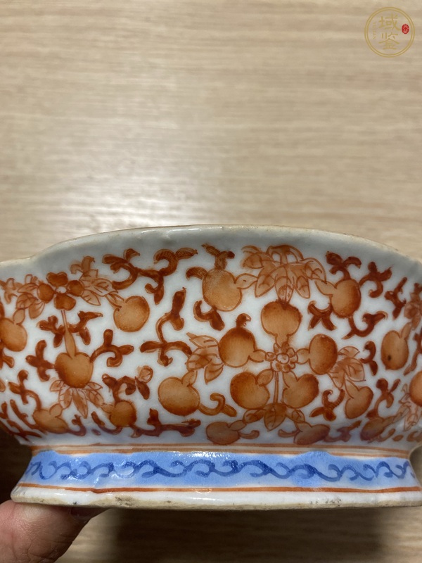 古玩陶瓷礬紅福祿萬代海棠口貢碗真品鑒賞圖