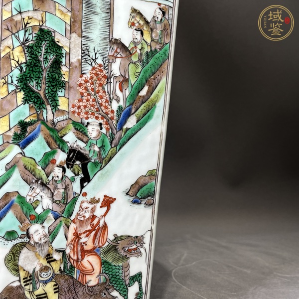古玩陶瓷五彩方瓶真品鑒賞圖