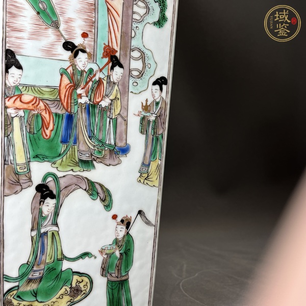 古玩陶瓷清晚期 五彩刀馬人物紋方瓶真品鑒賞圖