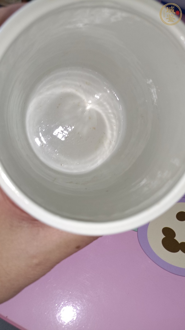 古玩陶瓷山水紋青花筆筒真品鑒賞圖