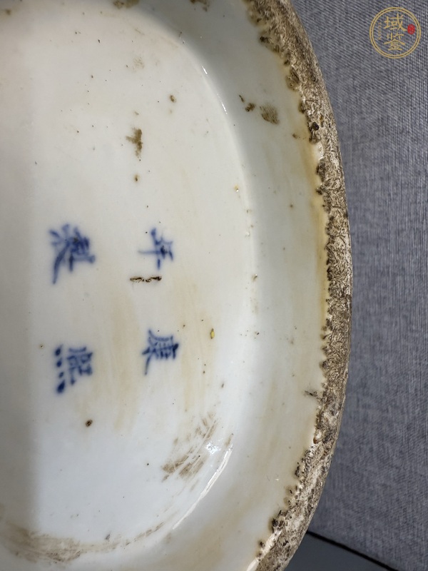 古玩陶瓷樓臺(tái)亭閣山水紋青花抱月瓶真品鑒賞圖