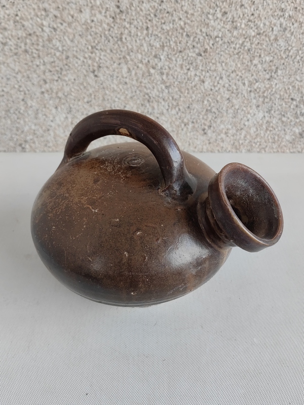 古玩陶瓷褐釉提梁壺拍賣，當(dāng)前價(jià)格580元