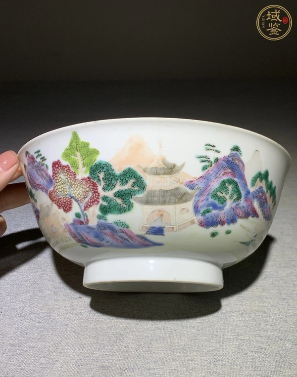 古玩陶瓷山水樓臺粉彩碗真品鑒賞圖