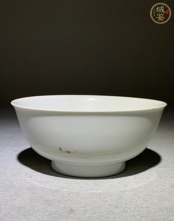 古玩陶瓷山水樓臺粉彩碗真品鑒賞圖