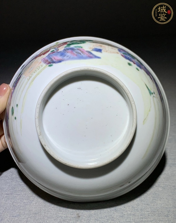 古玩陶瓷山水樓臺粉彩碗真品鑒賞圖