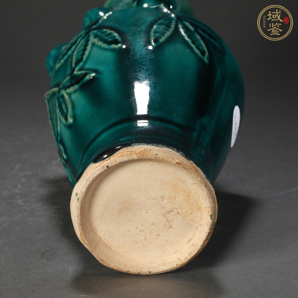 古玩陶瓷綠釉貼塑瓶真品鑒賞圖