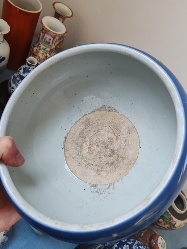 古玩陶瓷清中期祭蘭釉三足爐拍賣,當前價格1080元