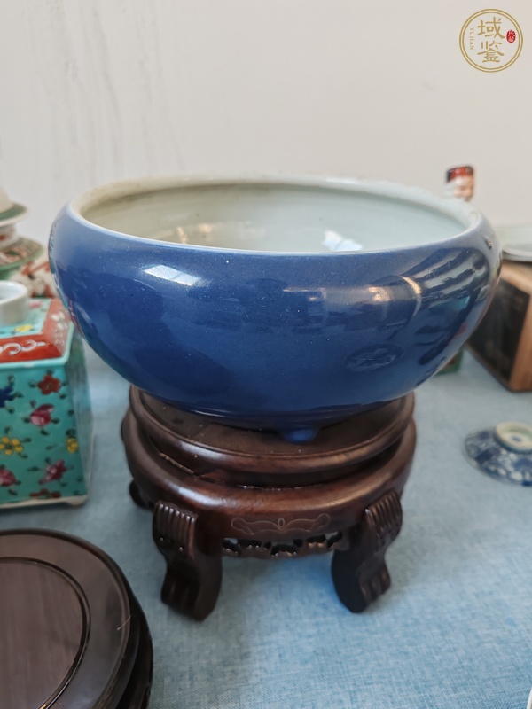 古玩陶瓷祭蘭釉三足爐真品鑒賞圖