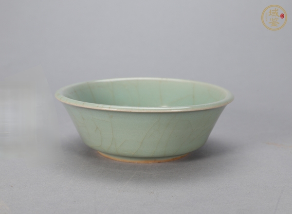 古玩龍泉窯圓口洗真品鑒賞圖