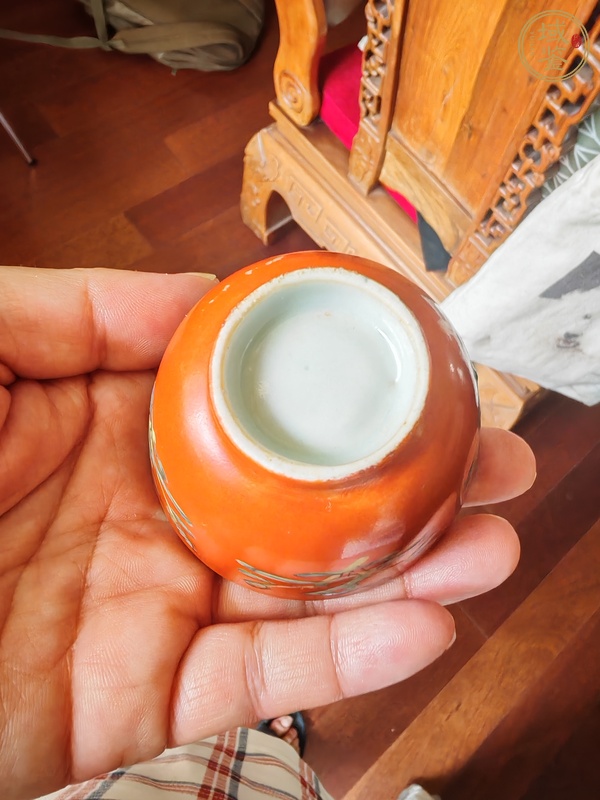 古玩陶瓷珊瑚紅釉杯真品鑒賞圖