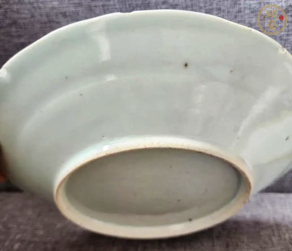 古玩陶瓷青花纏枝花卉紋盤真品鑒賞圖
