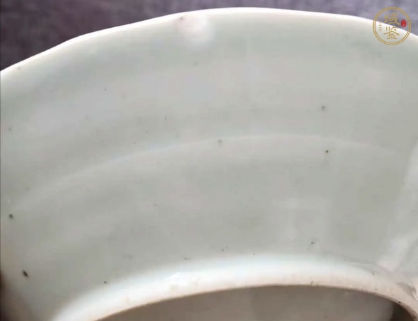 古玩陶瓷青花纏枝花卉紋盤真品鑒賞圖