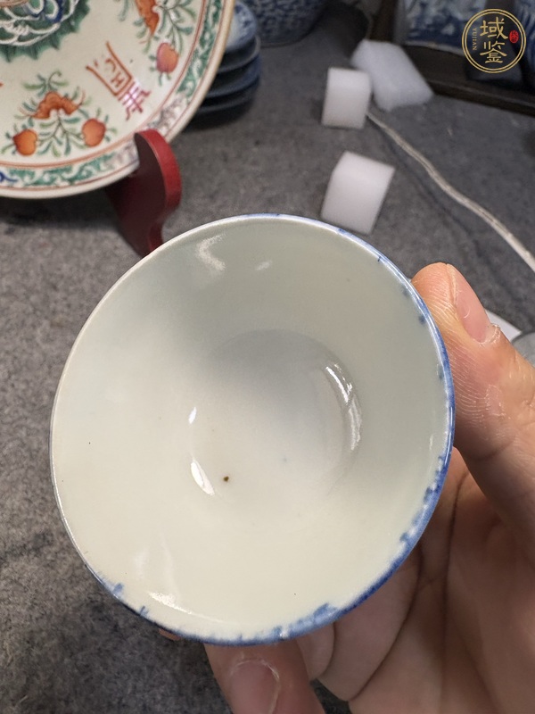 古玩陶瓷民國青花描邊茶杯真品鑒賞圖