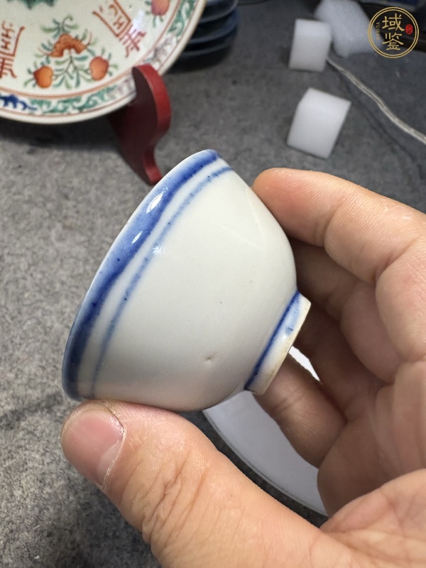古玩陶瓷民國青花描邊茶杯真品鑒賞圖