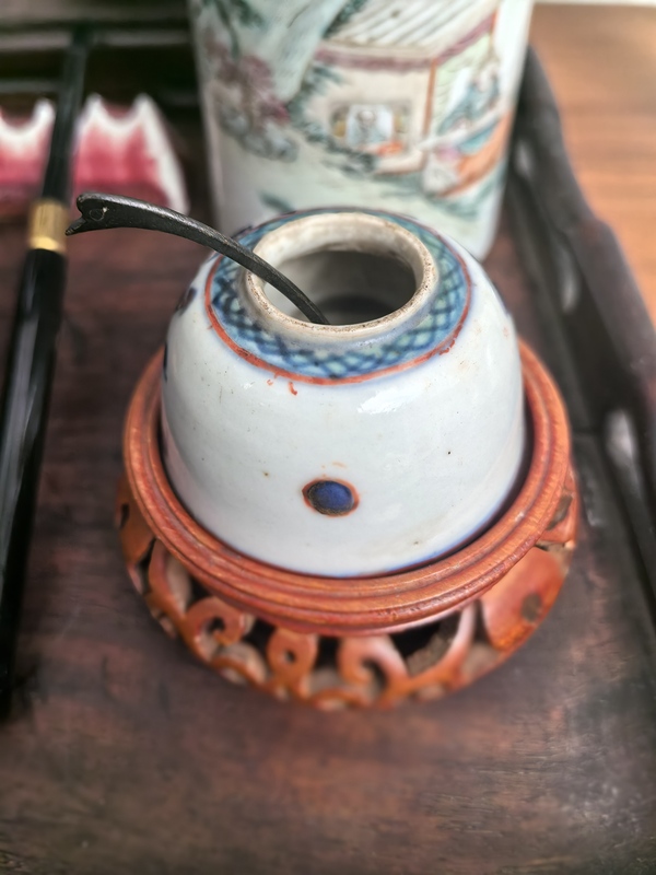 古玩陶瓷晚清青花加彩博古圖水盂拍賣,當(dāng)前價(jià)格2300元