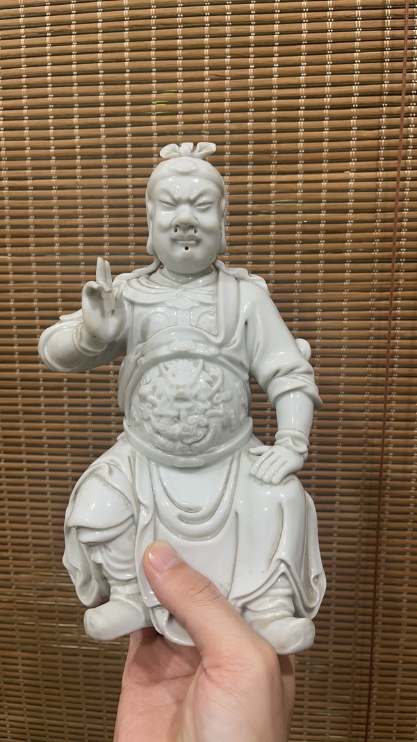 古玩陶瓷清代德化窯關(guān)公拍賣，當(dāng)前價(jià)格16888元