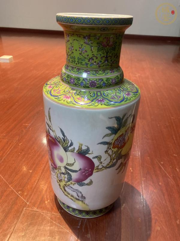 古玩陶瓷黃地粉彩福壽紋棒槌瓶真品鑒賞圖