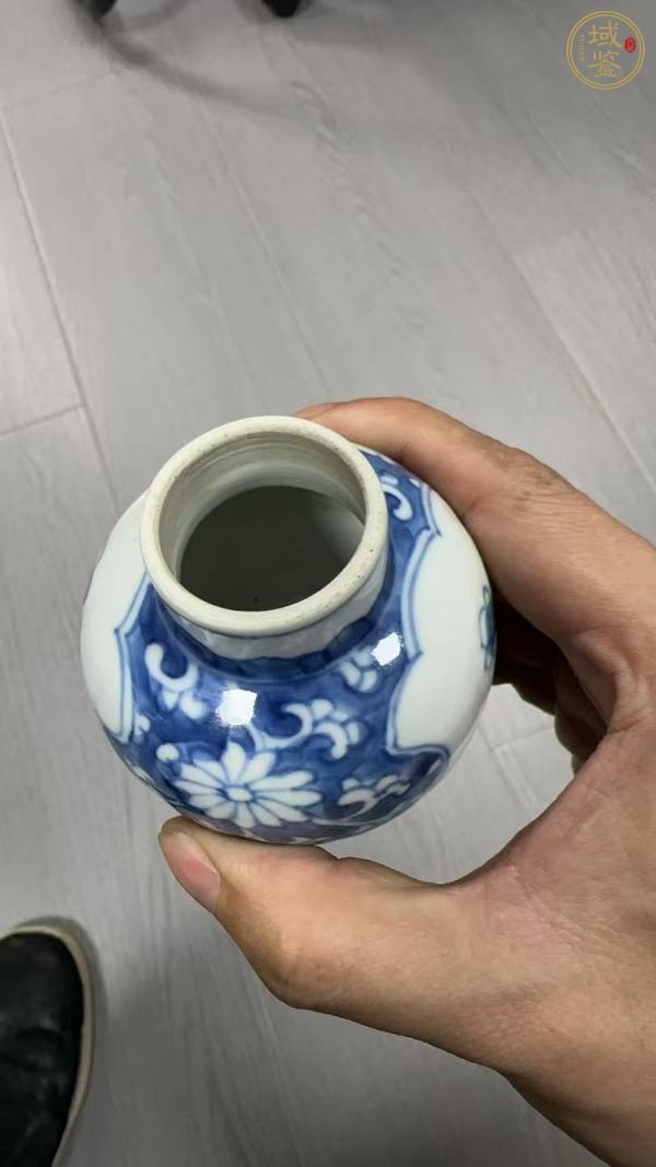 古玩陶瓷青花花卉紋梅瓶真品鑒賞圖