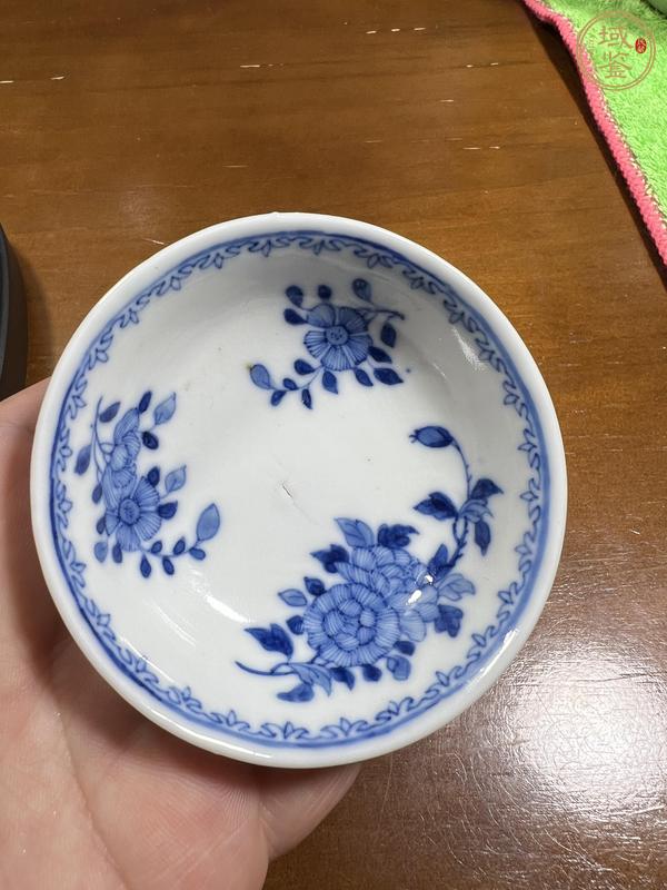 古玩陶瓷青花花卉紋盤真品鑒賞圖