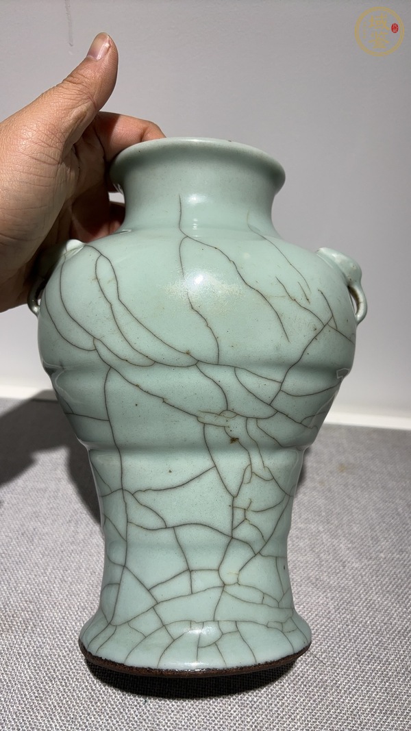 古玩陶瓷哥窯瓶真品鑒賞圖