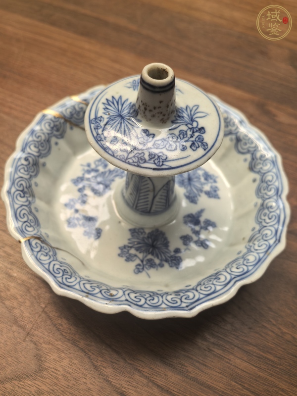 古玩陶瓷乾隆淡描青花燭臺真品鑒賞圖