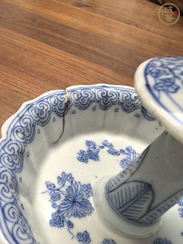 古玩陶瓷乾隆淡描青花燭臺真品鑒賞圖