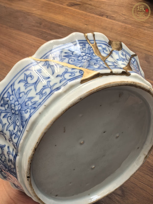 古玩陶瓷乾隆淡描青花燭臺真品鑒賞圖
