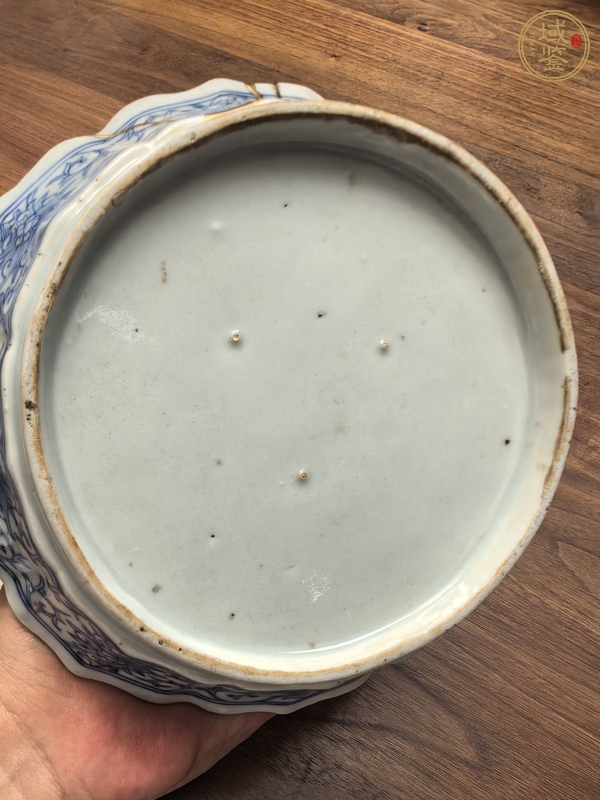 古玩陶瓷乾隆淡描青花燭臺真品鑒賞圖