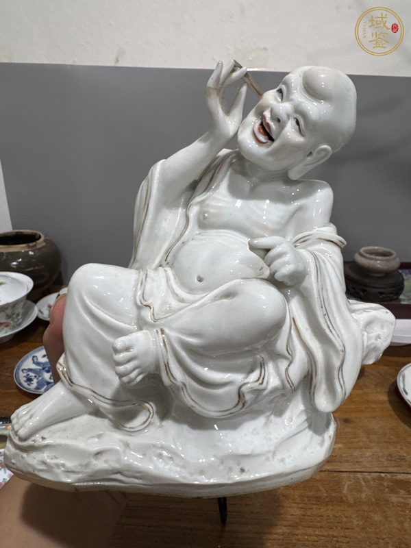 古玩陶瓷白釉羅漢造像真品鑒賞圖