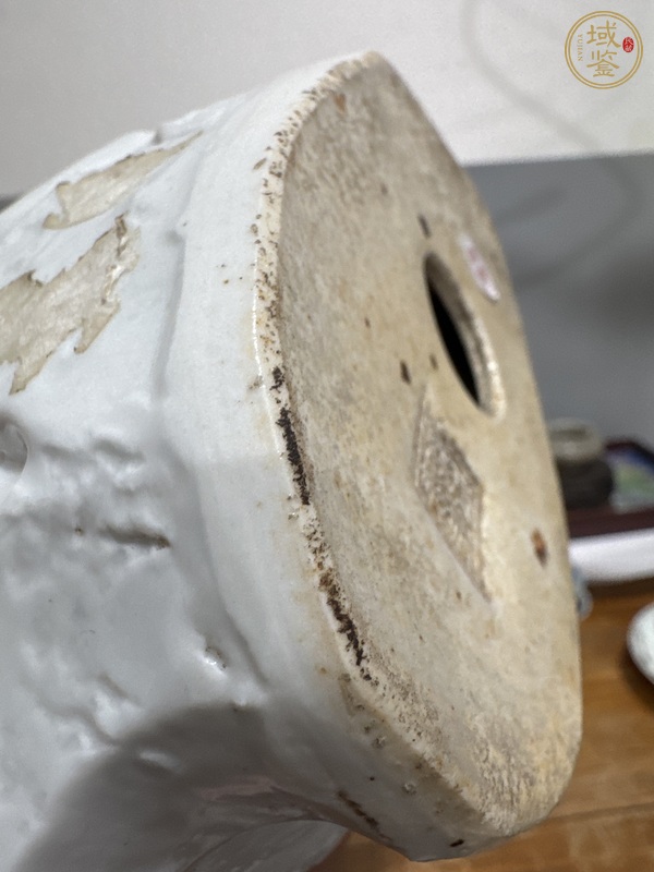 古玩陶瓷白釉羅漢造像真品鑒賞圖