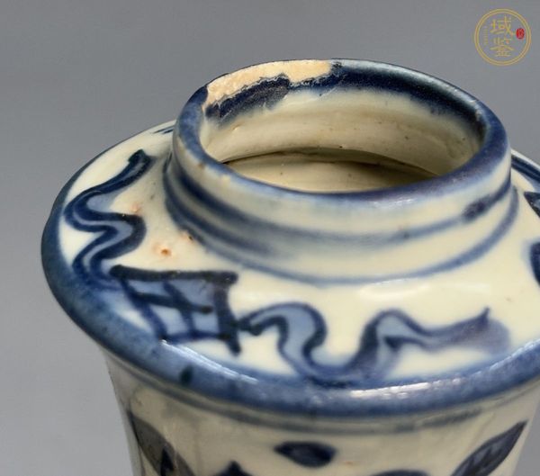 古玩陶瓷明晚期 青花纏枝花卉紋軍持真品鑒賞圖