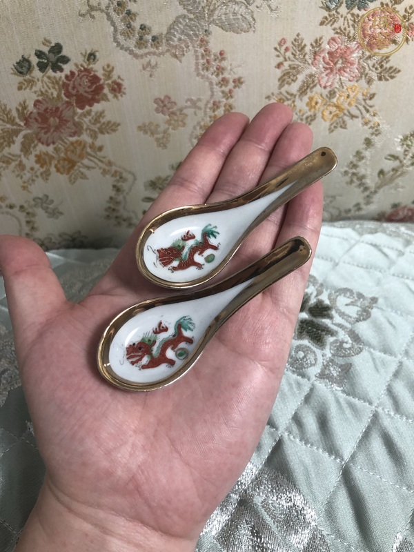 古玩陶瓷粉彩龍紋勺真品鑒賞圖