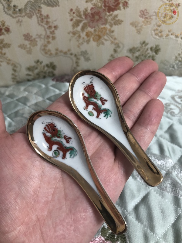 古玩陶瓷粉彩龍紋勺真品鑒賞圖