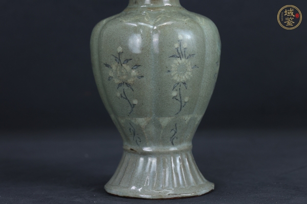 古玩陶瓷高麗青瓷花口瓶真品鑒賞圖