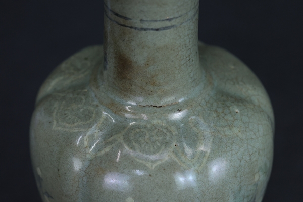 古玩陶瓷高麗青瓷鑲嵌如意花卉紋瓜棱花口瓶拍賣，當(dāng)前價格1000000元