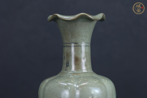 古玩陶瓷高麗青瓷花口瓶真品鑒賞圖