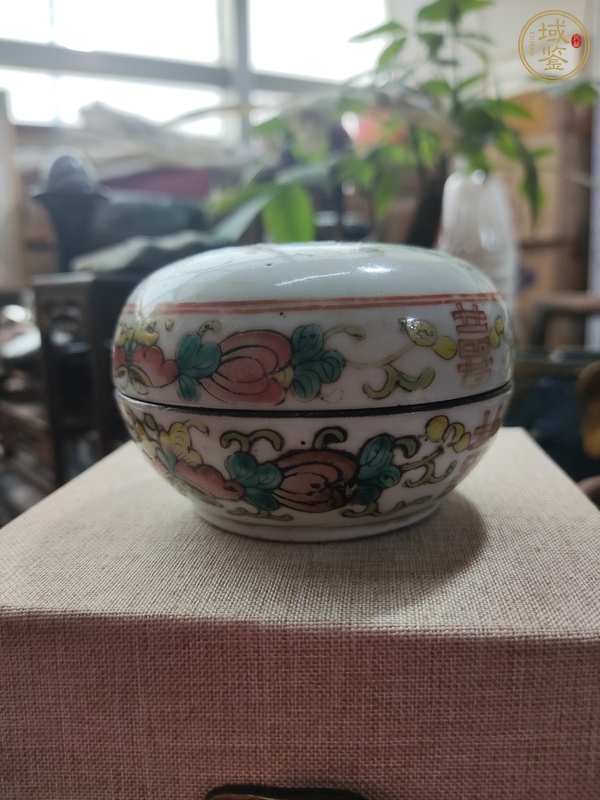 古玩陶瓷麒麟送子粉彩蓋盒真品鑒賞圖