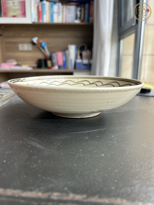 古玩陶瓷磁州窯白地黑花折枝石榴紋盤真品鑒賞圖