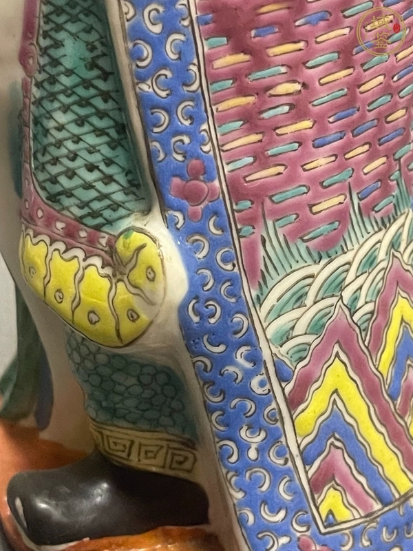 古玩陶瓷人物塑像真品鑒賞圖