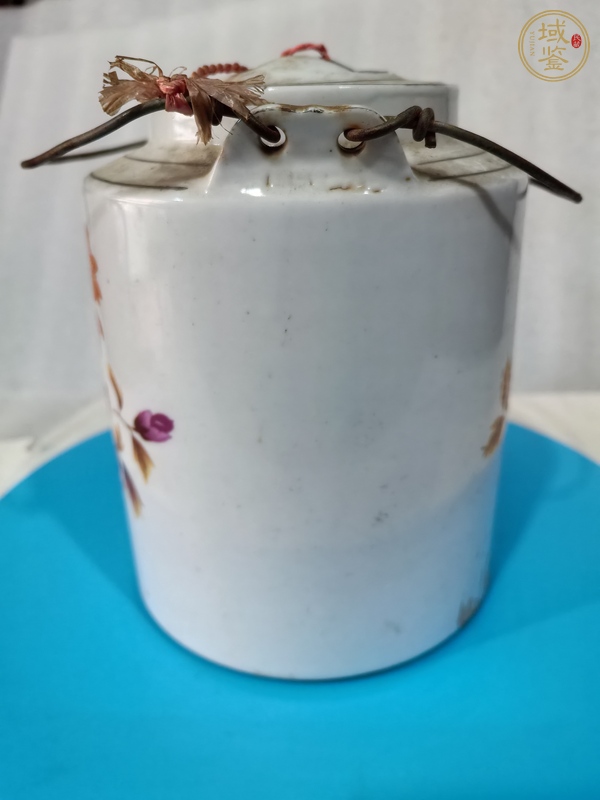 古玩陶瓷彩繪畫花卉紋提梁壺真品鑒賞圖