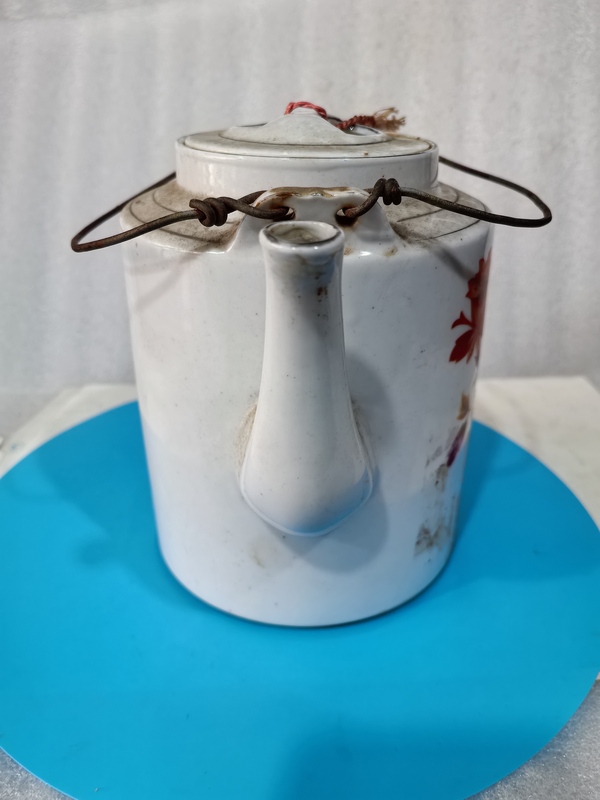 古玩陶瓷彩繪畫花卉紋提梁壺拍賣,當(dāng)前價(jià)格480元