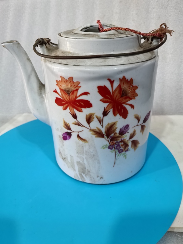 古玩陶瓷彩繪畫花卉紋提梁壺拍賣,當(dāng)前價(jià)格480元