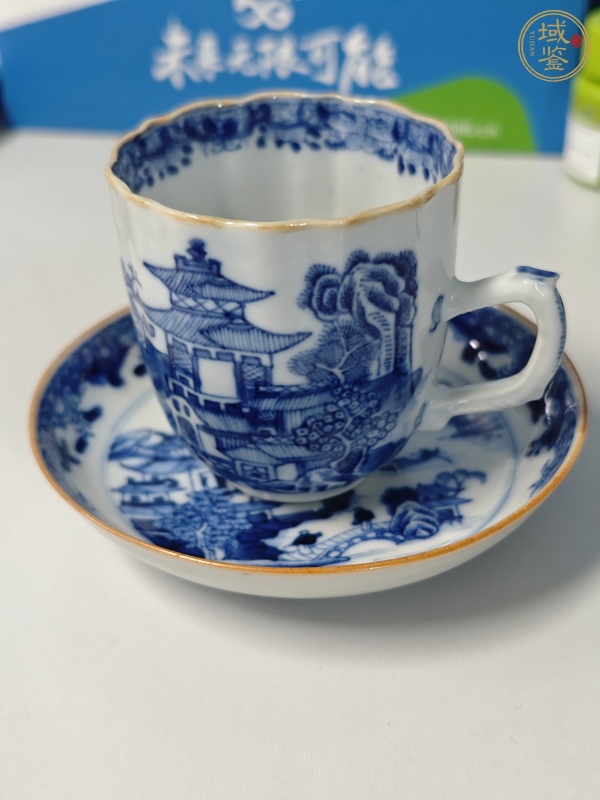 古玩陶瓷青花山水樓閣通景紋杯碟一套真品鑒賞圖